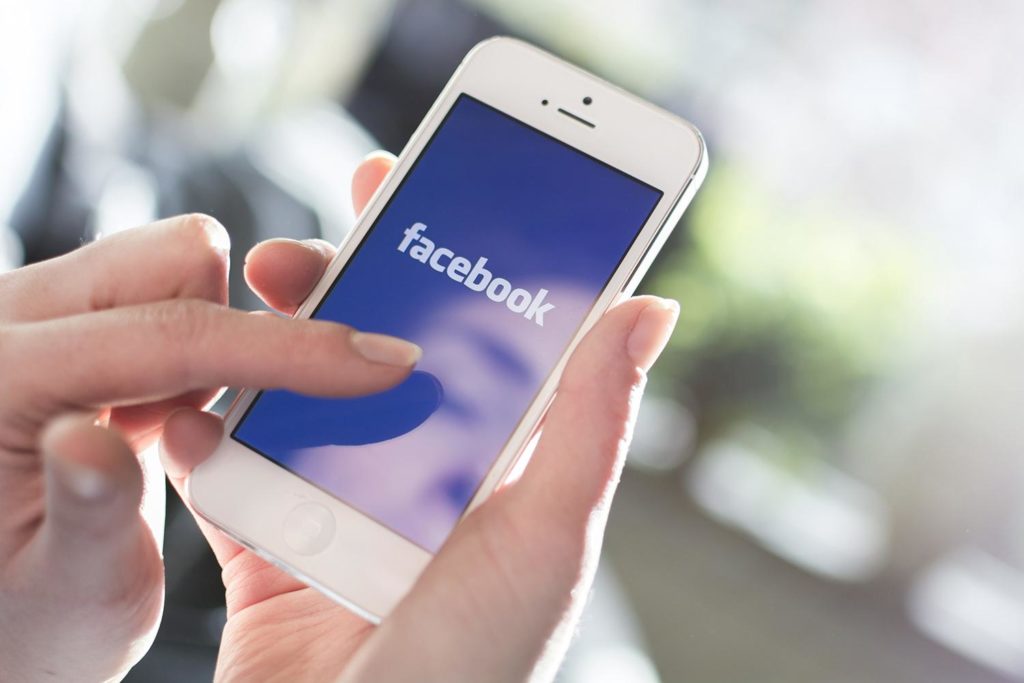 Facebook расскажет о местах, находящихся рядом с пользователем – иллюстрация к материалу на Naked Science