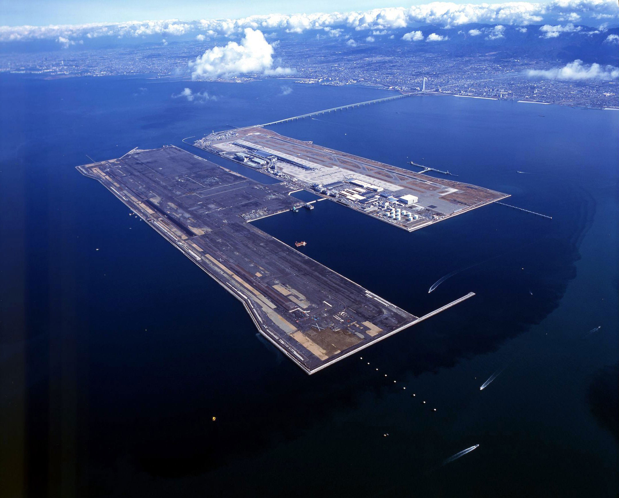 floating-runways-off-Osaka-jpg