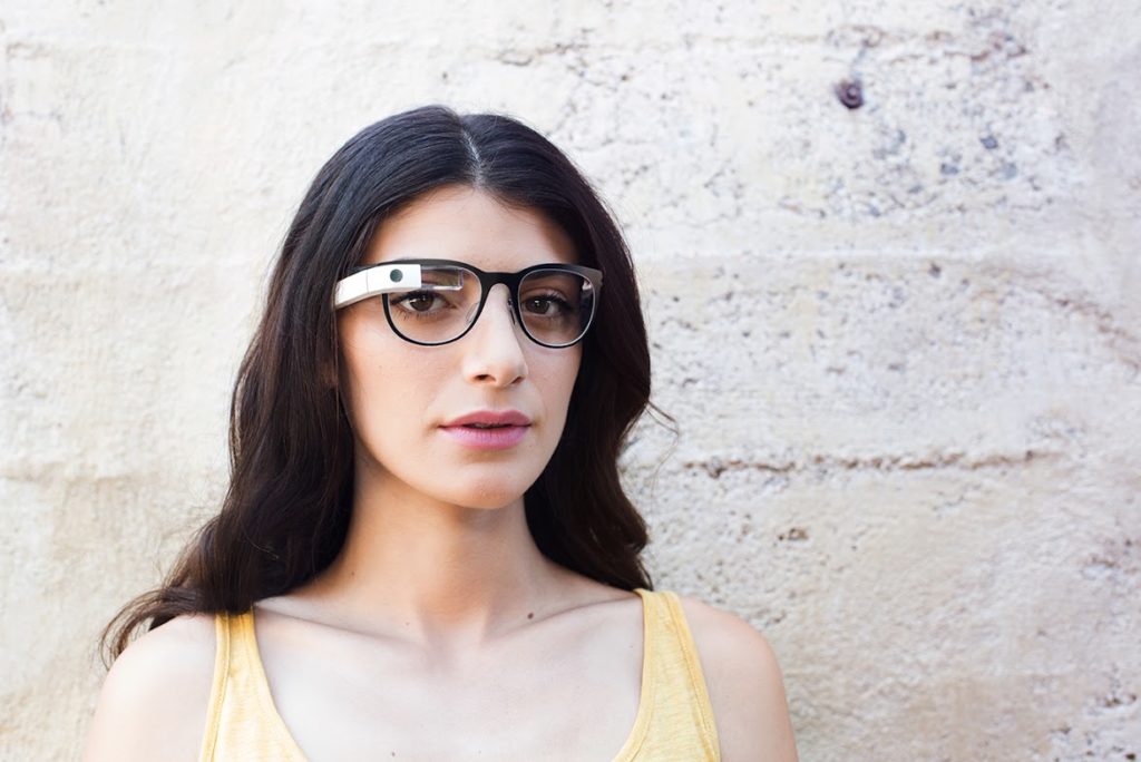 Производитель Ray-Ban создаст дизайнерские оправы для Google Glass – иллюстрация к материалу на Naked Science