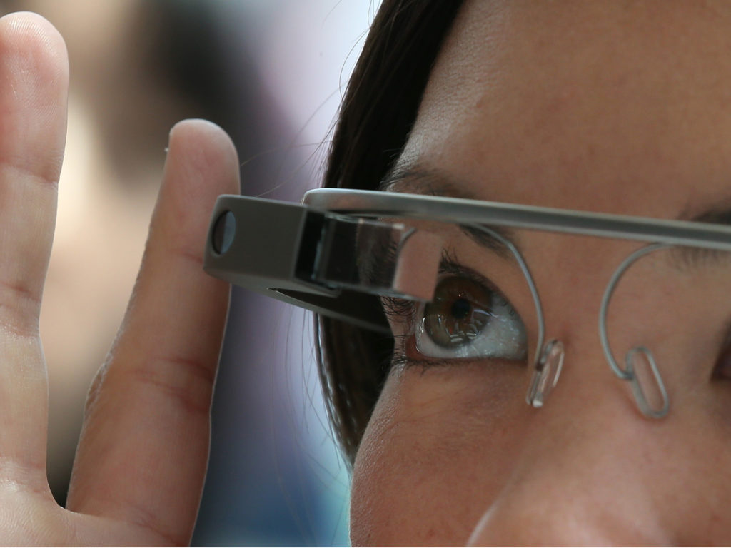 Программа немецкого дизайнера отключает Google Glass от Сети – иллюстрация к материалу на Naked Science