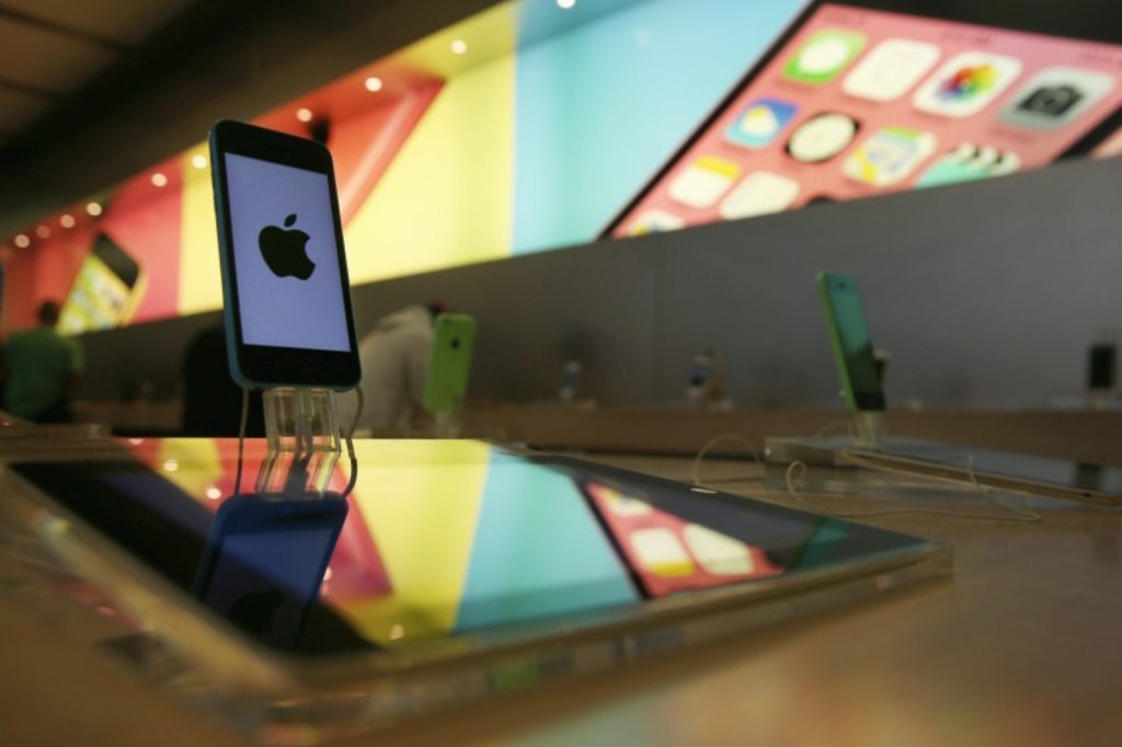 Apple впервые в истории начнет продажи iPhone в Иране – иллюстрация к материалу на Naked Science