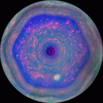 «Кассини» снял шестигранный вихрь на Сатурне