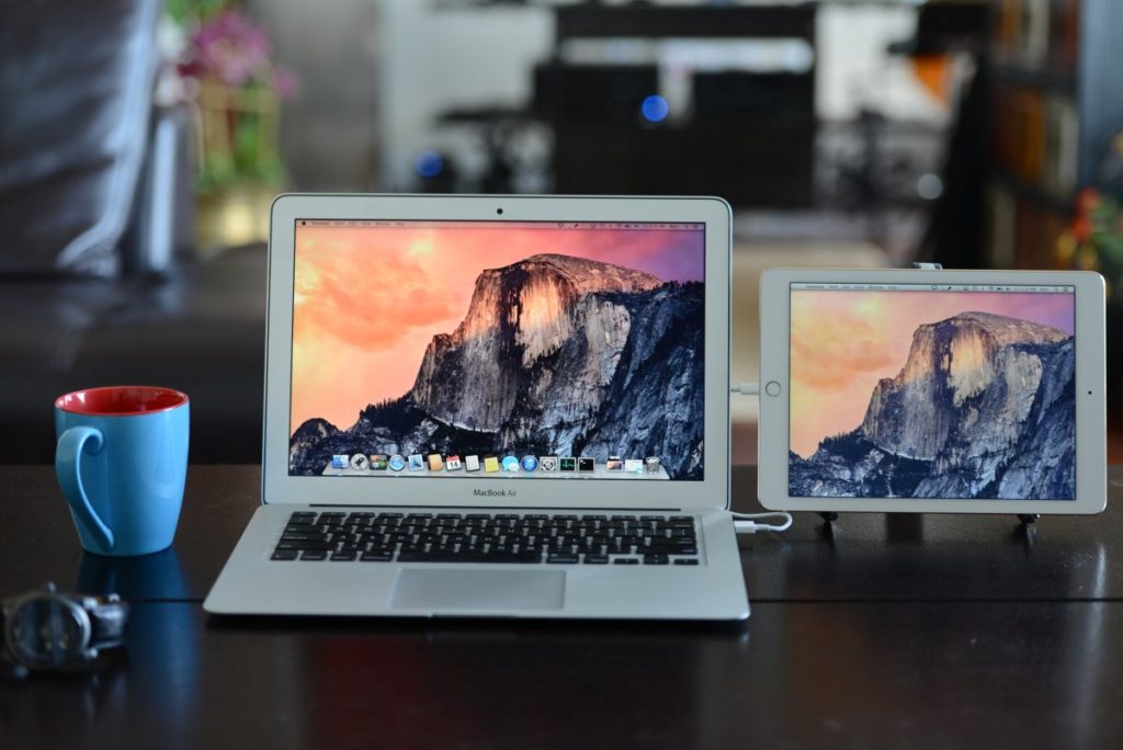 Как превратить iPad во второй экран MacBook – иллюстрация к материалу на Naked Science