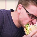 Американец за полгода сделал гамбургер «с нуля»