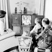 watching-tv-1920x1200