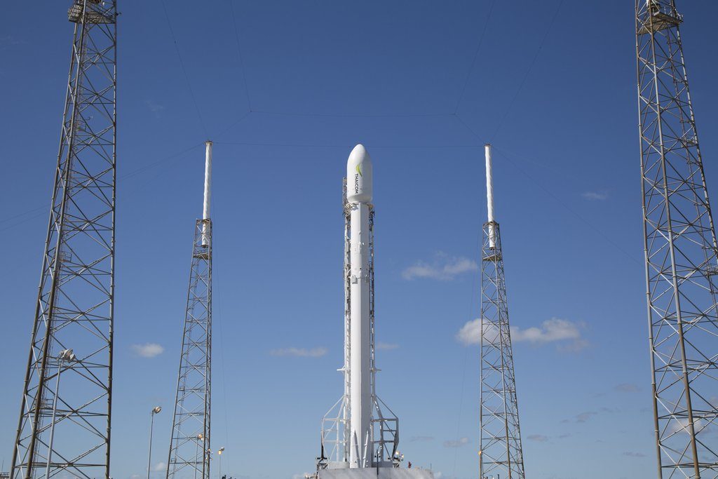 LIVE: Запуск Falcon 9 с таиландским спутником – иллюстрация к материалу на Naked Science
