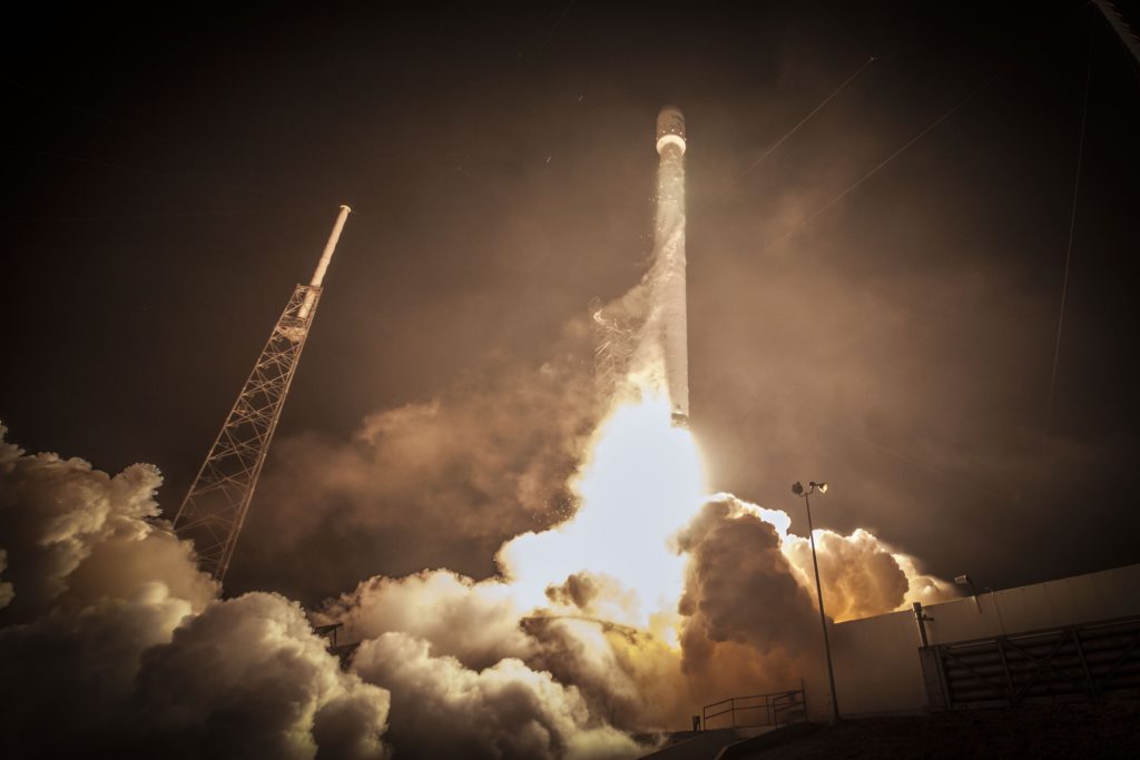 Первая ступень Falcon 9 вновь успешно возвратилась – иллюстрация к материалу на Naked Science
