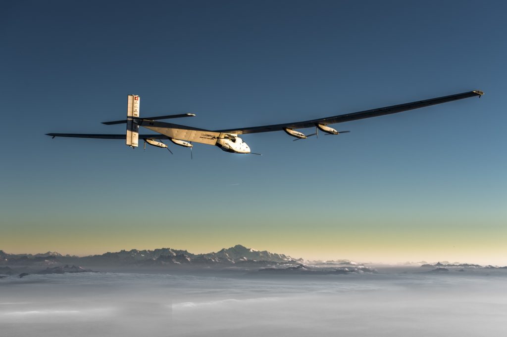 Solar Impulse 2 перелетел через Атлантический океан – иллюстрация к материалу на Naked Science