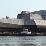 США «взорвали» свой новейший корабль