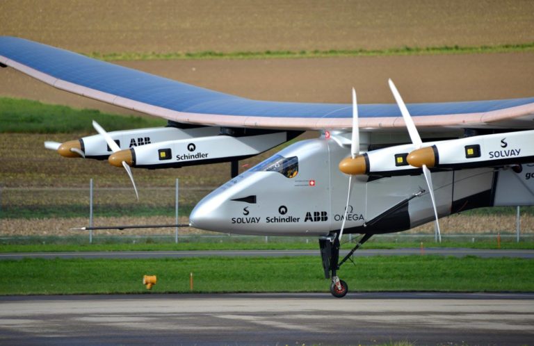 solar_impulse_si2_pilote_bertrand_piccard_payerne_november_2014