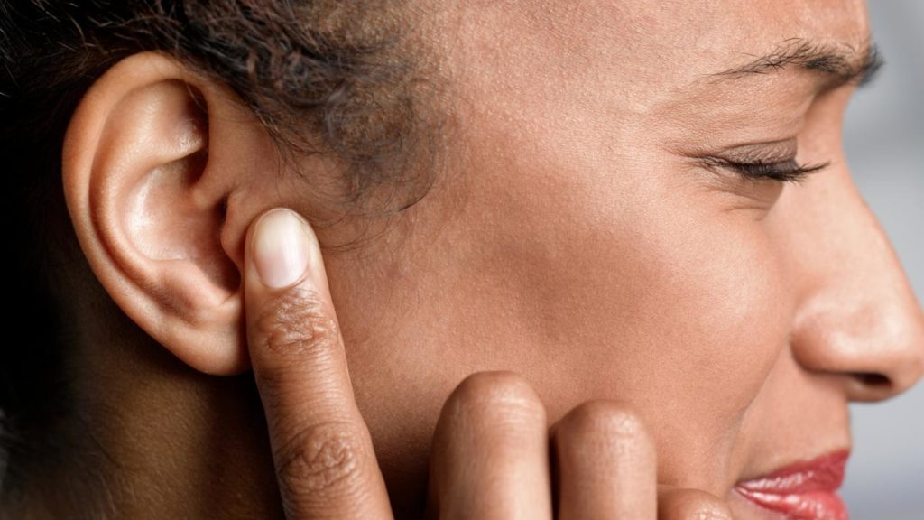ear-hurt_699560fa93ca1bc0