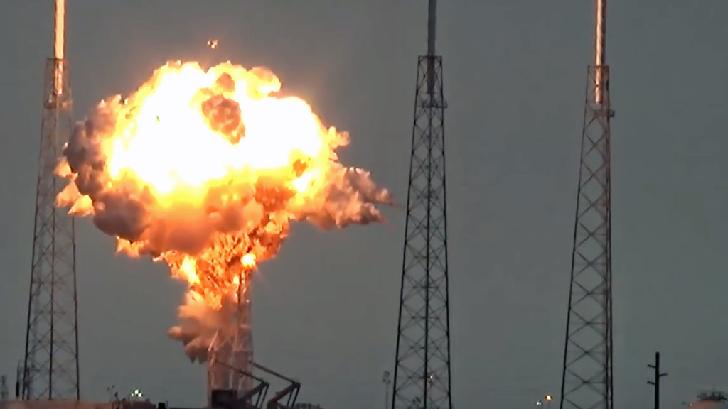 ct-spacex-launch-explosion-florida-20160901