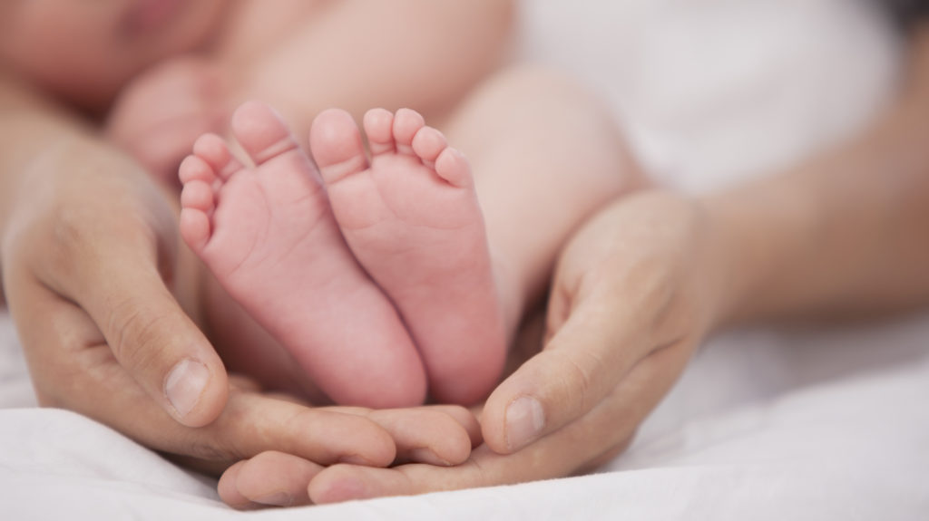 newborn-baby-feet