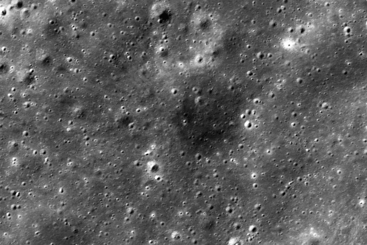 Кратеры на Луне. Поверхность Луны. Поверхность Луны кратеры. Кратеры на Луне фото.