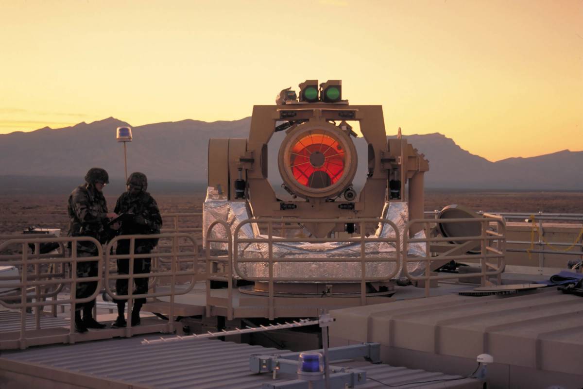 Система противоракетной обороны Nautilus, построенная вокруг высокоэнергетического тактического лазера – THEL (Tactical High Energy Laser) /©Alamy
