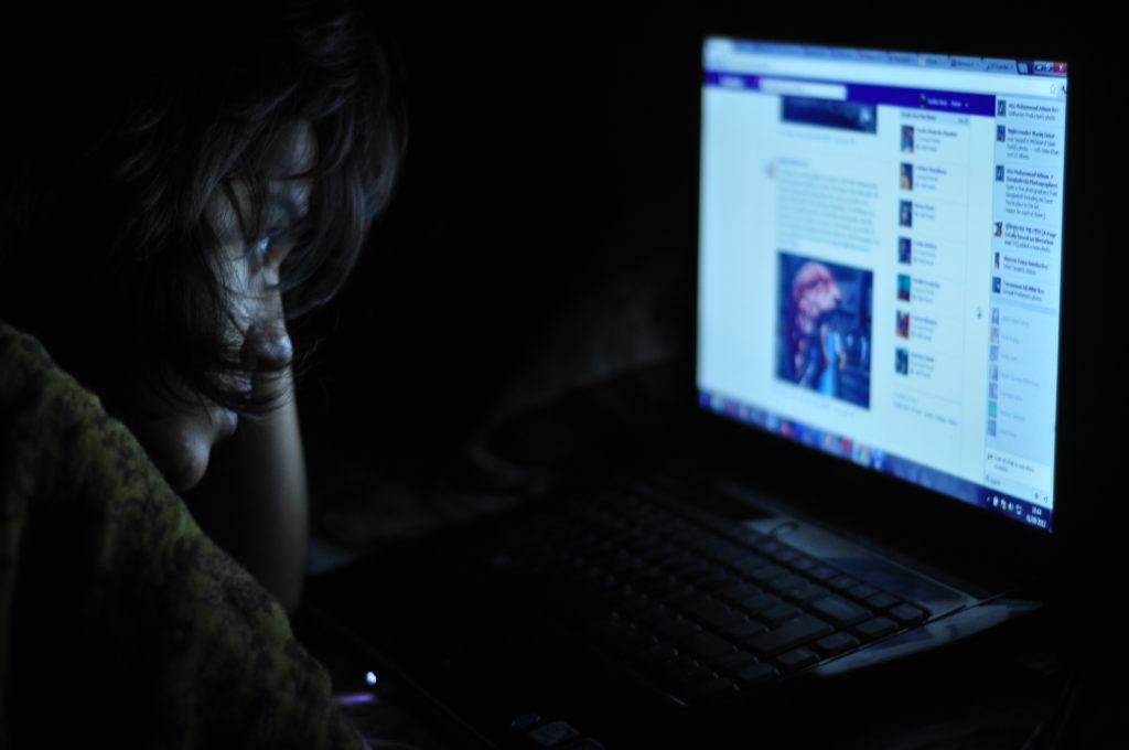 depressed-girl-on-facebook