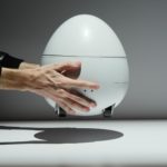 Panasonic показала яйцеобразного робота-компаньона