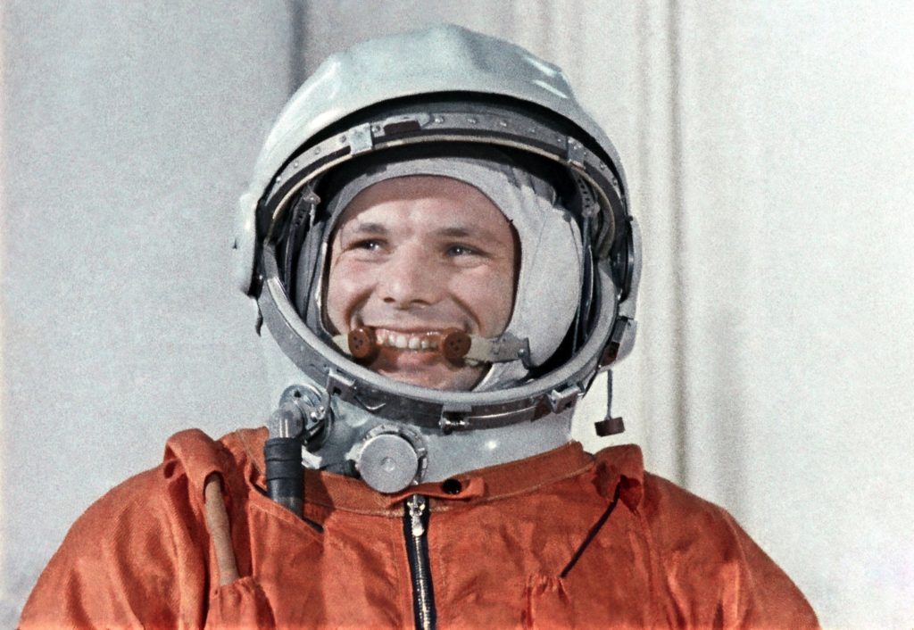 yuri_gagarin_astronaut_russian_russia_space_2560x1765