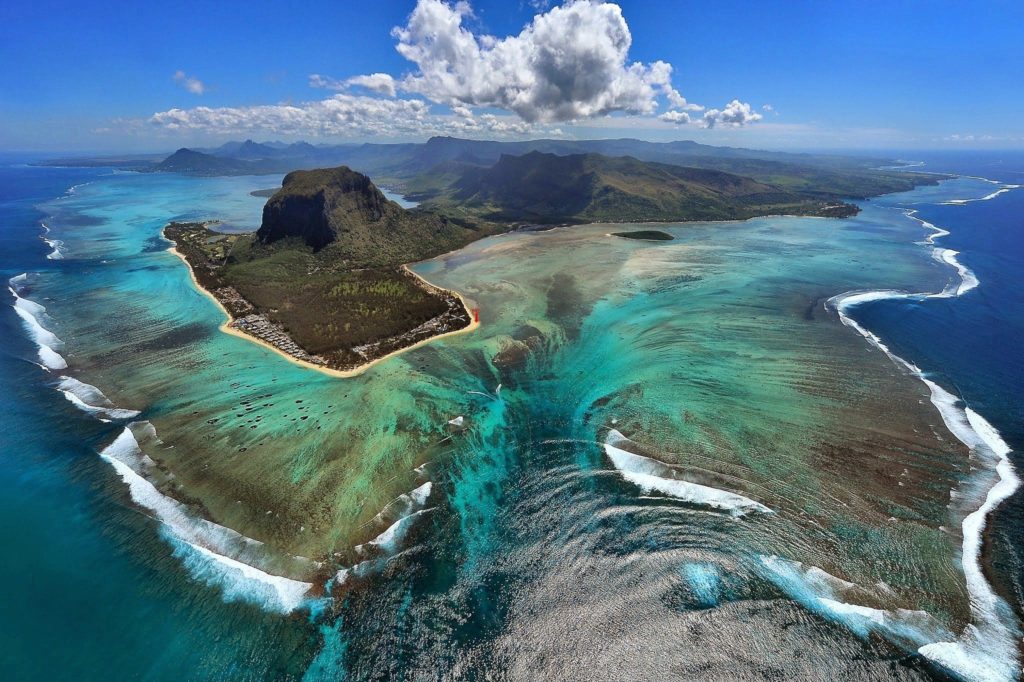 aerial-photo-le-morne-mauritius