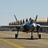 f35_taxi_firsttraining_20120307