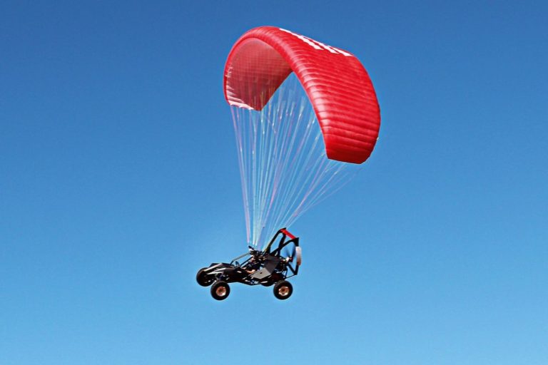 the-skyrunner-flying-car-parapente