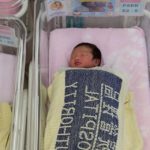 Жительница КНР родила близняшек через шесть дней после рождения сына