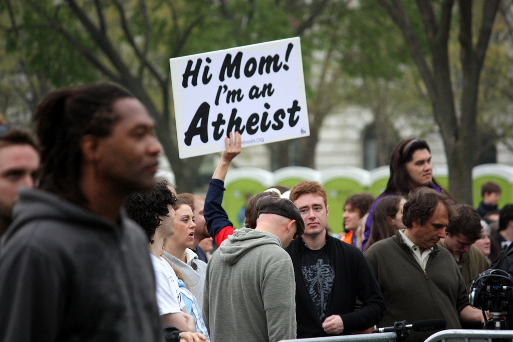 Атеистов обвинили в аморальности даже сами атеисты — Naked 