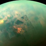 Холодные полюса Титана объяснили отличием его атмосферы от земной