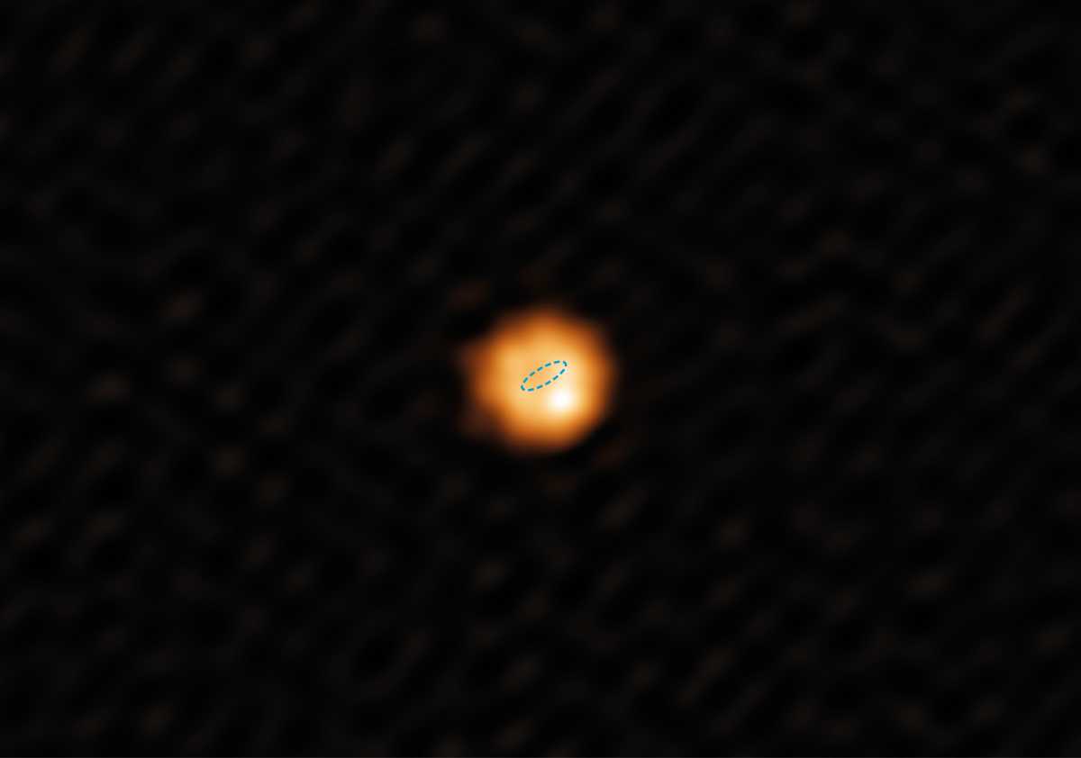 Астрономы наблюдали будущее Солнца на примере красного гиганта