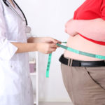 Ученые: медленный прием пищи спасет от ожирения