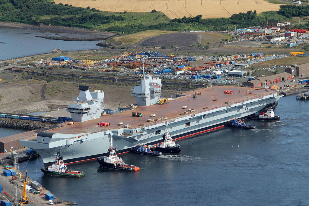 hms_queen_elizabeth_in_rosyth_dockyard_mod_45158230