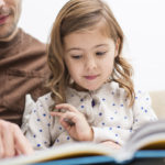 Психологи выяснили, почему одни дети читают больше, чем другие