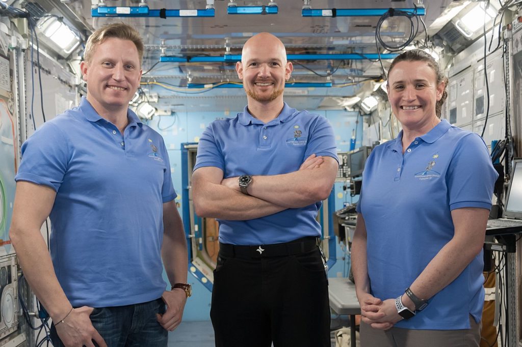 1280px-soyuz_ms-09_crew_during_routine_ops_training_at_jsc