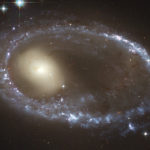 Столкновение галактик образовало космическое кольцо