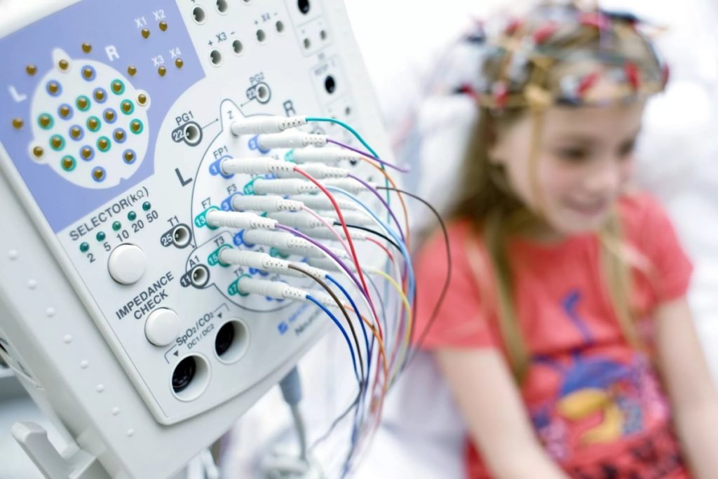 eeg-rebenku