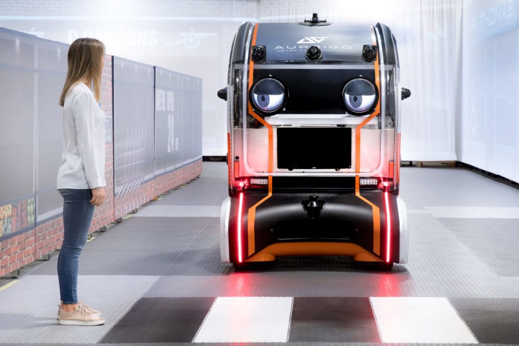 jaguar-land-rover-selfdriving-car-eyes-transport-technology_dezeen_2364_col_4-1704x1136