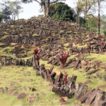 Гора в Индонезии скрывала очень большую и чрезвычайно древнюю «пирамиду»