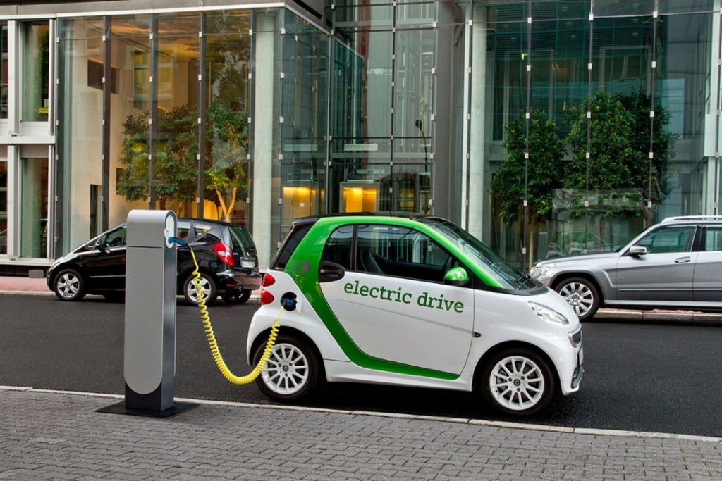 electric-cars-1068x712