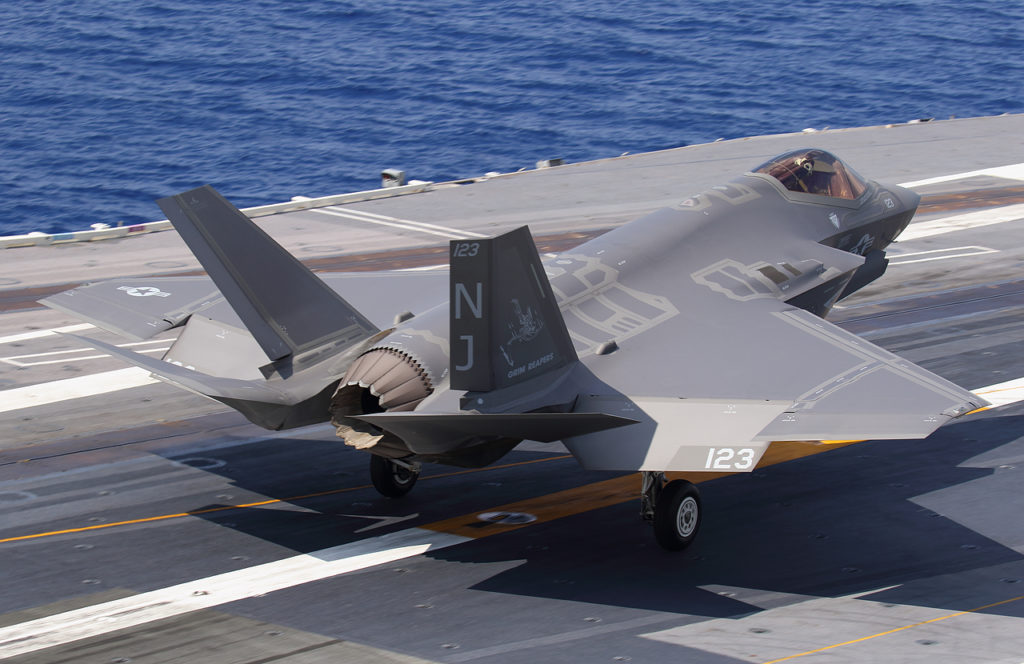 istrebitel_f-35c