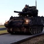 Видео: США переделали боевые машины, чтобы они были похожи на российские танки