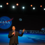 Директор NASA: агентство не сможет высадить астронавтов на Луне в 2024 году в одиночку