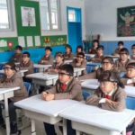 В китайских школах внедряют головные повязки с ЭЭГ-датчиками, чтобы отслеживать, сосредоточены ли подростки на учебе