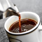Психологи: бодрить могут даже мысли о кофе