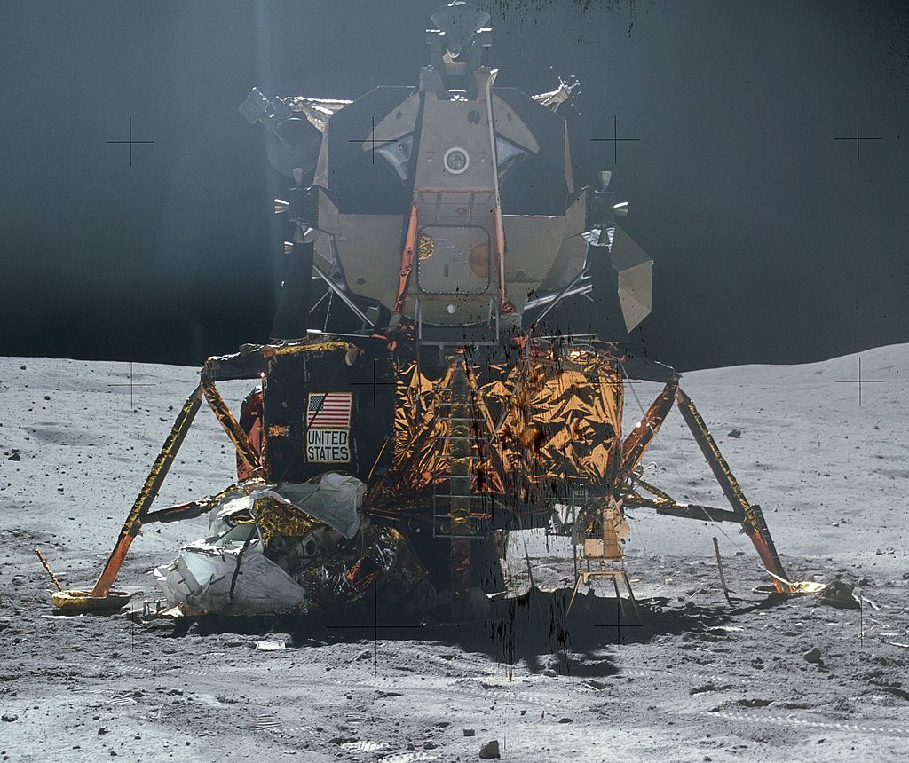 1024px-apollo_16_lm