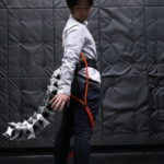 Японские ученые представили роботизированный хвост для людей