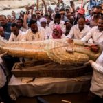 Видео: в Египте обнаружили 30 нетронутых саркофагов с мумиями