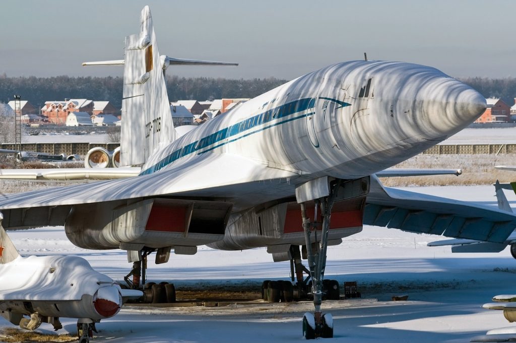Ту-144