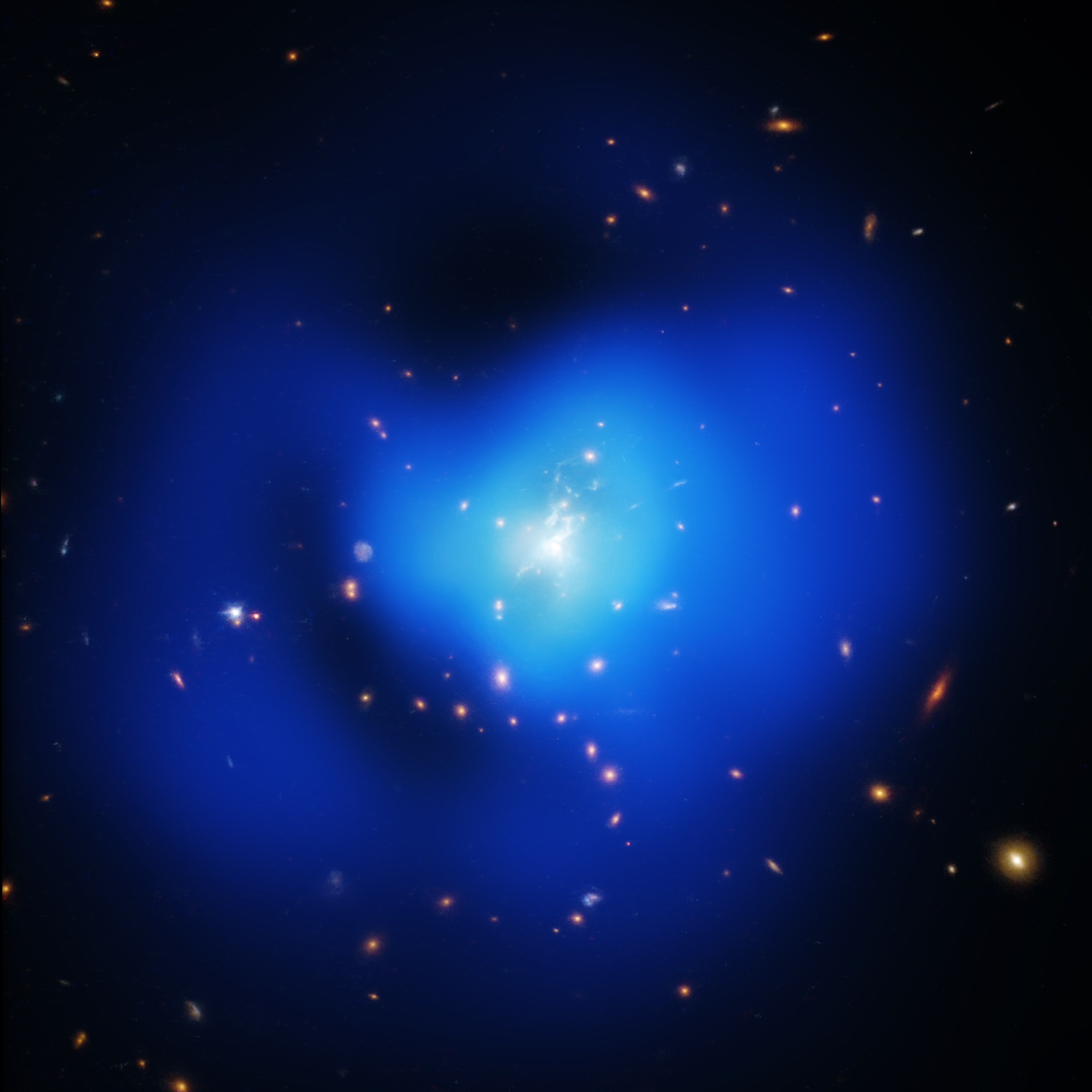 Изображение галактического кластера Феникс, сделанное телескопом «Чандра»