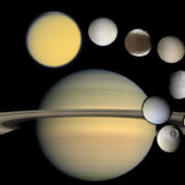 Некоторые спутники Сатурна и сама планета, масштаб не соблюден.