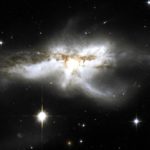 В центре галактики NGC 6240 нашлась третья сверхмассивная черная дыра